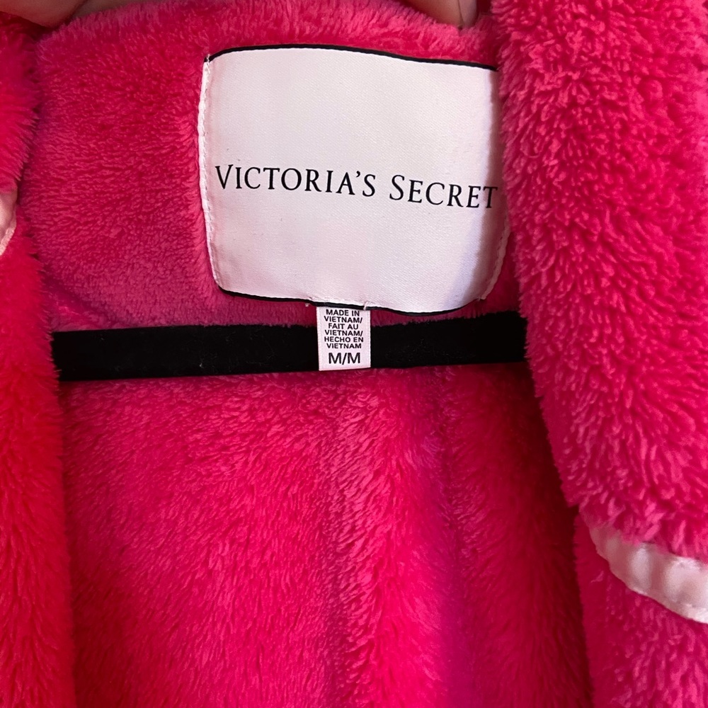 Victoria Secret Pink Fuzzy Robe - Picture 4 of 7